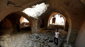 القصف طال المسجد العمري أحد أقدم مساجد غزة - أ ف ب 