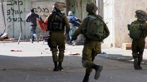 جنود الاحتلال يطاردون شبان الضفة الغربية - أرشيفية