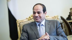 السيسي يلقى ترحيبا في قطر والمغرب وتونس - أ ف ب