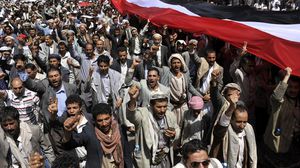 متظاهرون حوثيون يقطعون شوارع رئيسية بصنعاء - الأناضول