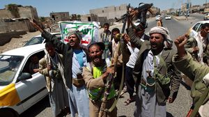 يحاصر الحوثيون العاصمة صنعاء منذ أيام - أ ف ب
