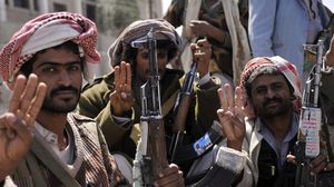 العديد من القطع العسكرية للجيش استسلمت للحوثيين - الأناضول