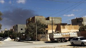 طائرات حفتر تقصف مدينة بنغازي - أ ف ب