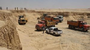 عمليات الحفر لتوسعة قناة السويس في مصر - أرشيفية