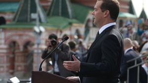 ميدفيدف: المهم أن يدعم الشعب الروسي قرارات القيادة - أ ف ب