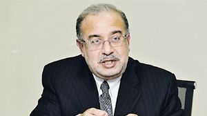 وزير البترول والثروة المعدنية المصري شريف إسماعيل - أرشيفية