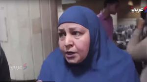 وقعت المشاداة إثر منع أسرة نائب مرشد الإخوان المسلمين خيرت الشاطر من الحديث- عربي21