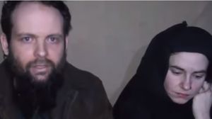 جوشوا وكايتلا أسرا من قبل طالبان عام 2012 - يوتيوب