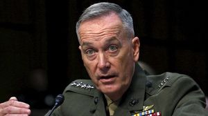 قال الجنرال جوزيف دنفورد إن من نفذ القصف "هم الروس أو النظام (السوري)"- أرشيفية