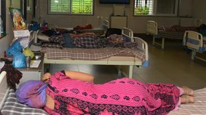 "امهات بديلات" حوامل في مستشفى اكانكشا قرب اناند في 1 ايلول/سبتمبر 2016
