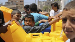 يعاني آلاف الفلسطينيين بالضفة الغربية منذ الأول من شهر آب/ أغسطس الماضي، انخفاضا حادا في كمية المياه- أرشيفية