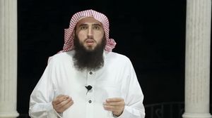 "سراقة المكي" انتقد الشرعي عبد الله المحيسني في وقت سابق بسبب انتقادات الأخير لـ"تحرير الشام"- يوتيوب
