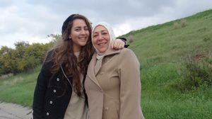 عثر على عروبة وابنتها مضرجتين بدمائمها بمنزلهما في اسطنبول