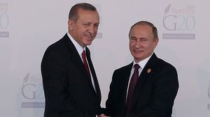 رغم التقارب بين أنقرة وموسكو تسعى الأخيرة إلى كبح جماح تركيا عبر أرمينيا- جيتي
