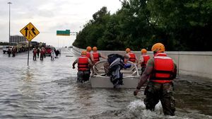 حاكم ولاية تكساس تحدث عن خسائر للإعصار ستتجاوز 150 مليار دولار- تويتر 