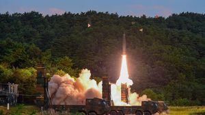 كوريا الشمالية أطلقت فجر الأربعاء نوعا جديدا من الصواريخ البالستية العابرة للقارات اسمه "هواسونغ-15"- جيتي