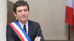 دعا سانشيز وزير التربية والتعليم الفرنسي جون ميشيل بلونكيه إلى إلغاء نظام إلكو - فيسبوك