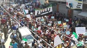 يشهد الشمال السوري منذ أسابيع مظاهرات كل يوم جمعة ضد الأسد- تويتر