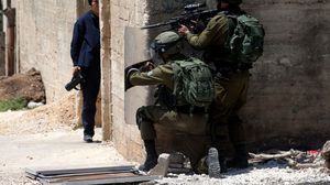 جنود الاحتلال أصابوا زملاءهم بالرصاص خلال الاعتداء على الفلسطينيين- جيتي