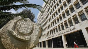 تحدث الخبراء عن مخاوف حقيقية على الودائع المالية في المصارف اللبنانية- جيتي