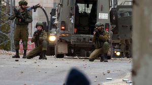 اندلعت مواجهات بين عشرات الشبان وقوات الاحتلال الإسرائيلي عند المدخل الشمالي لمدينة البيرة- جيتي