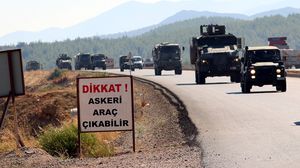 تأتي التعزيزات العسكرية التركية مع تزايد احتمالية هجوم قوات النظام السوري بدعم روسي على مدينة إدلب- الأناضول