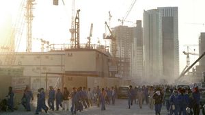 يعمل كثير من العمال الوافدين في قطر في مشاريع كأس العالم 2022- جيتي