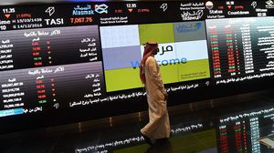 وهبط سهم شركة أرامكو السعودية العملاقة 0.8 بالمئة قبيل إعلان نتائج الربع الأول من السنة غدا الثلاثاء- جيتي