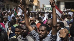 تزايدت خلال اليومين الماضيين دعوات نشطاء  لمظاهرة تتوجه في 21  أكتوبر الجاري إلى مقر قيادة الجيش في الخرطوم- جيتي