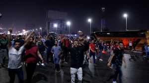 مساء السبت شهدت مدينة السويس تظاهرات حاشدة ضد السيسي واجهتها قوات الشرطة بالعنف- جيتي