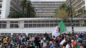 طلاب الجزائر طالبوا بدولة مدنية- تويتر