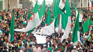 حراك فكري وسياسي يواكب تصاعد الحراك الشعبي المطالب بالتغيير في الجزائر  (أنترنيت)