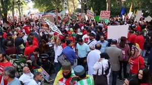 تظاهر الآلاف أمام مقر الأمم المتحدة احتجاجا على انتهاكات حقوق الإنسان والقيود التي تفرضها الهند على جامو كشمير- الأناضول