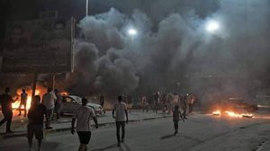 أحرق متظاهرون مقر حكومة الثني في بنغازي- مواقع محلية