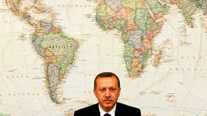 أردوغان توعد غير مرة "بتمزيق وإسقاط" تلك الوثائق والخرائط والاتفاقيات المجحفة بحق تركيا- جيتي