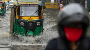 في تموز/ يوليو الماضي سجلت الهند نحو 130 قتيلا إثر فيضانات وانزلاقات التربة التي تسببت بها أمطار موسمية غزيرة- جيتي