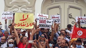 خرجت السبت الماضي تظاهرة كبيرة تطالب سعيّد بالرجوع عن قراراته الاستثنائية- عربي21