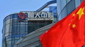 تواجه الشركة الصينية خطر الإفلاس، حيث ترزح الشركة تحت دين قدره 260 مليار يورو (300 مليار دولار)- جيتي