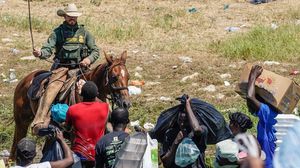 حرس الحدود يهاجمون المهاجرين- جيتي