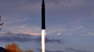 نشرت صحيفة رودونغ سينمون الرسمية صورة للصاروخ وهو يرتفع في السماء