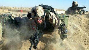 عناصر من الجيش الأمريكي خلال العملية البرية لغزو العراق عام 2003- جيتي