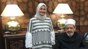 أصبحت نهلة الصعيدي أول سيدة تتقلد منصب مستشار شيخ الأزهر- تويتر