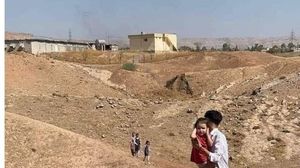 أطفال يهربون من قصف الحرس الثوري على قرى في أربيل- تويتر