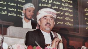 الراحل عبد الله الأحمر رئيسا للبرلمان اليمني  
