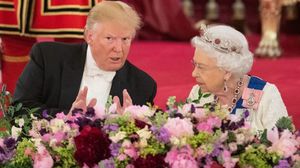 ترامب وصف الملكة إليزابيث الثانية بالرائعة- جيتي