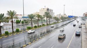 وثق ناشطون مشاهد نادرة للأمطار الغزيرة التي هطلت على المدينة المنورة في نهاية موسم الصيف- واس