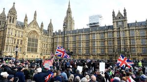 27 % أكدوا اعتقادهم بإمكانية التواصل مع عالم الأرواح - الأناضول