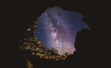 akin-UtVT4iiGwU4-unsplash
