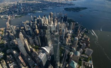 لقطة جوية تظهر مانهاتن في نيويورك في السادس من آب/أغسطس 2021