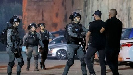 "طلبوا مني خلع ملابسي".. كاهن يافا يروي اعتقاله لدى شرطة الاحتلال